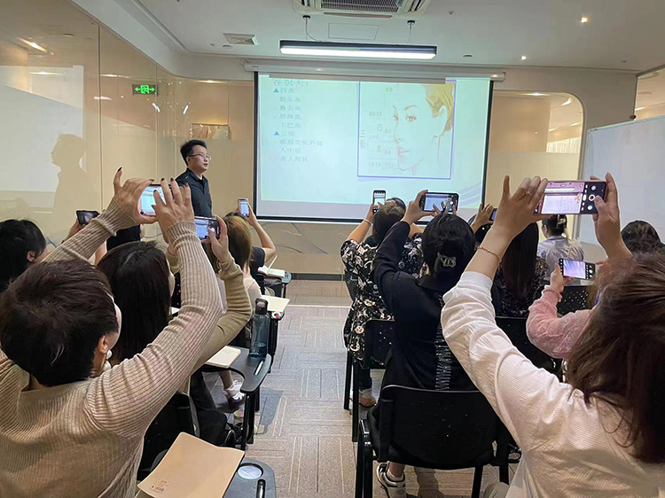 海南微整形培训学校 - 在线咨询学习，专业教育服务助您成就美丽事业